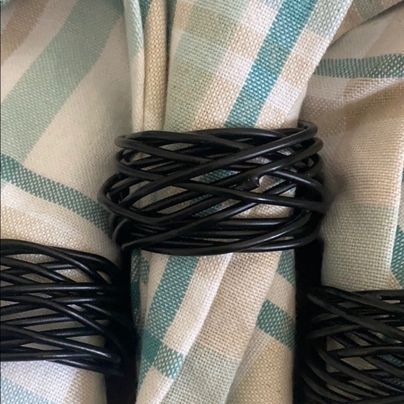 Fete Napkins & Rings (8) - Picture 3 of 3